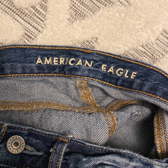 American Eagle 90’s Boyfriend Distressed Shorts - Picture 15 of 16